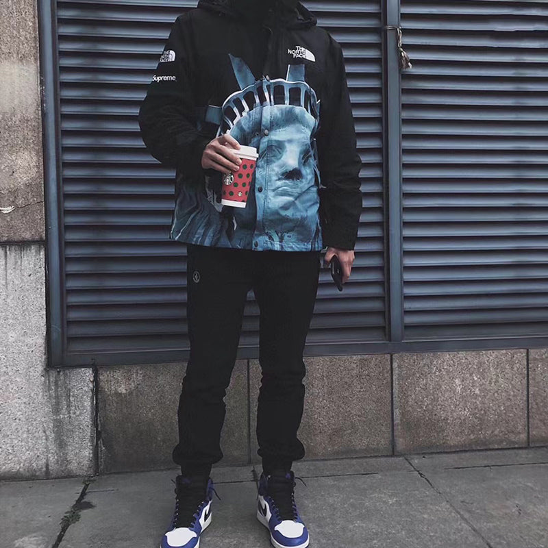 Supreme The North Face Statue of Liberty Mountain Jacket Black