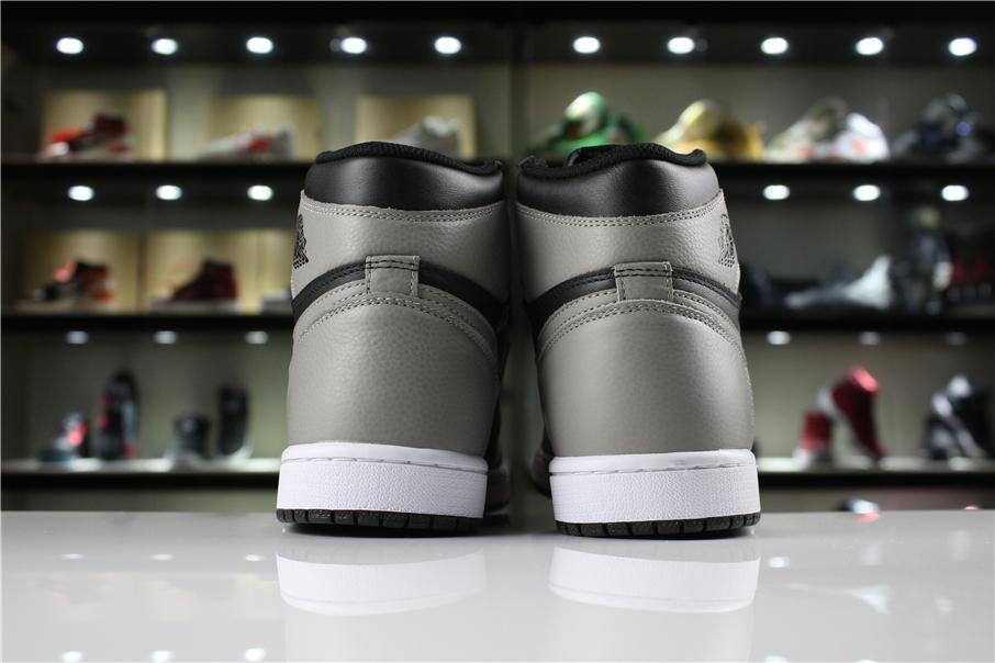 Air Jordan 1 Retro / OG "Shadow"