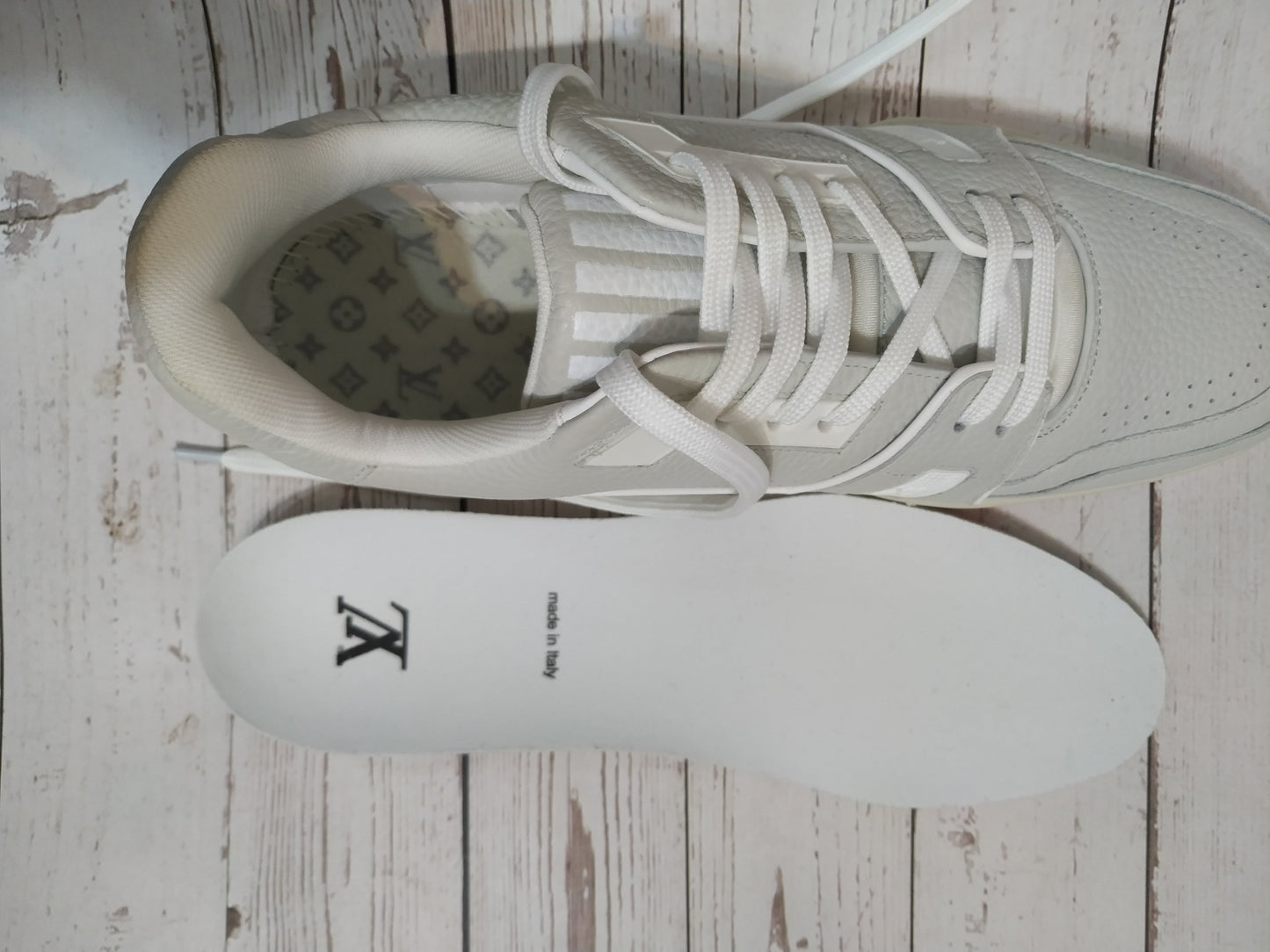 Louis Vuitton Trainer Low Top Grey