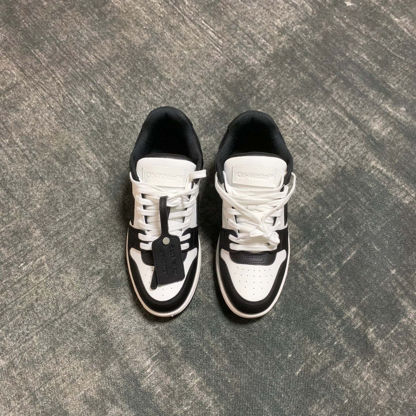 Off-White Out of Office 'Black White' Leather Zip Tie