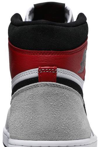 Air Jordan 1 Retro High OG 'Light Smoke Grey'