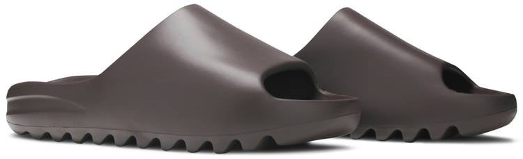 Yeezy Slides 'Soot'