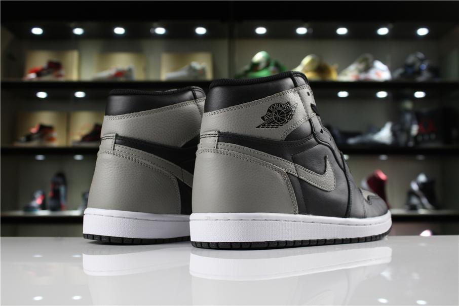 Air Jordan 1 Retro / OG "Shadow"