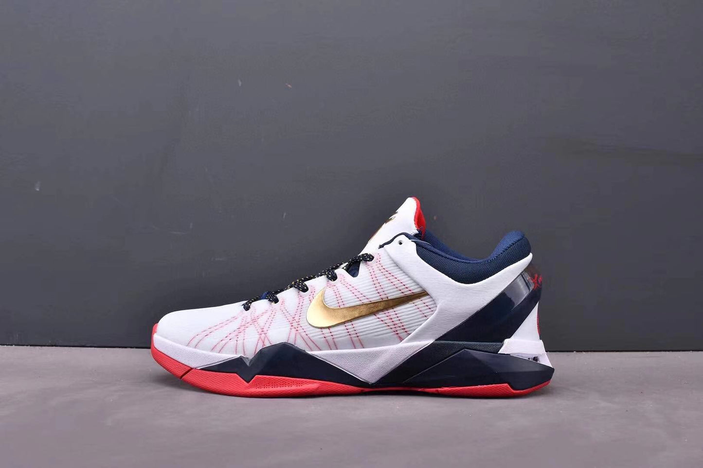Nike Kobe 7 Gold Medal