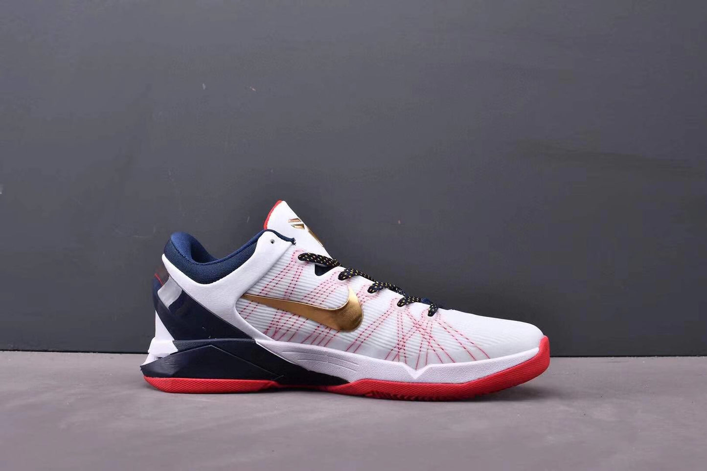 Nike Kobe 7 Gold Medal