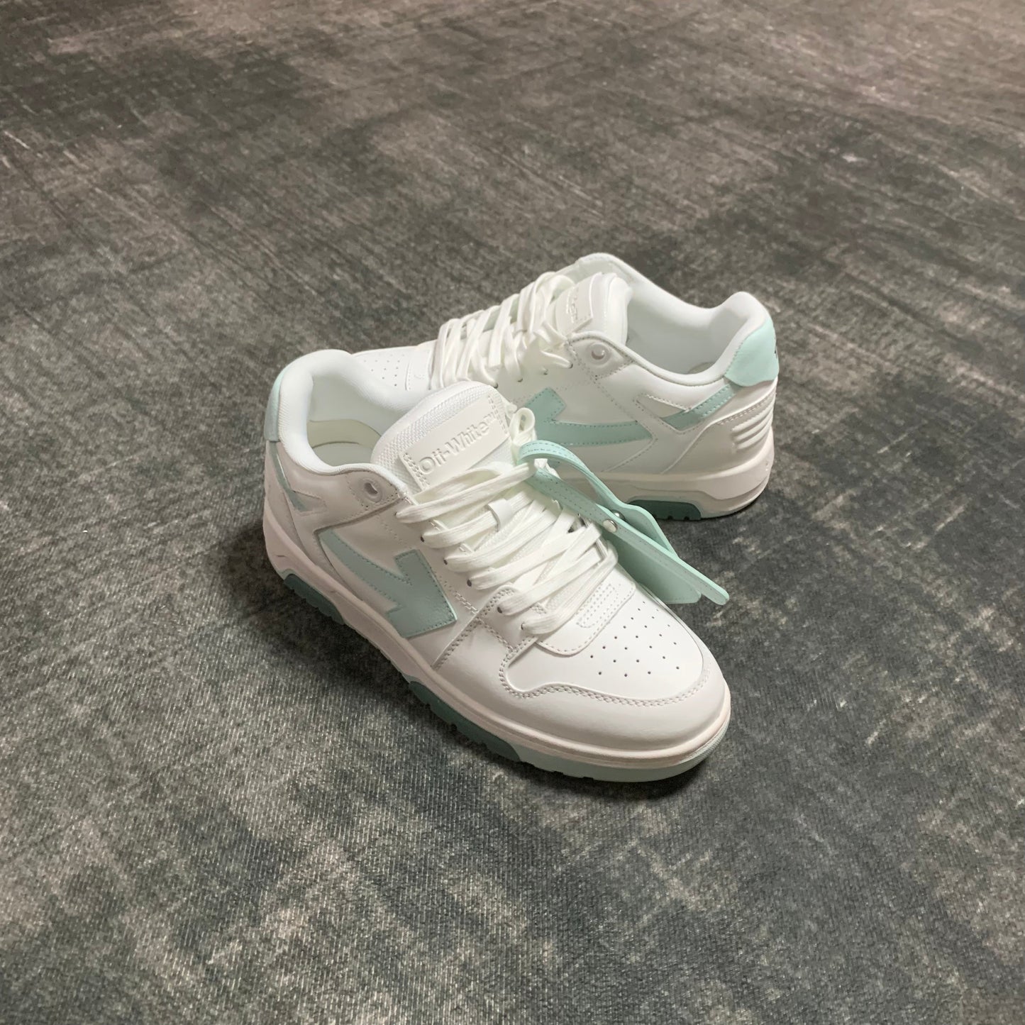 Off-White Out of Office White Mint.