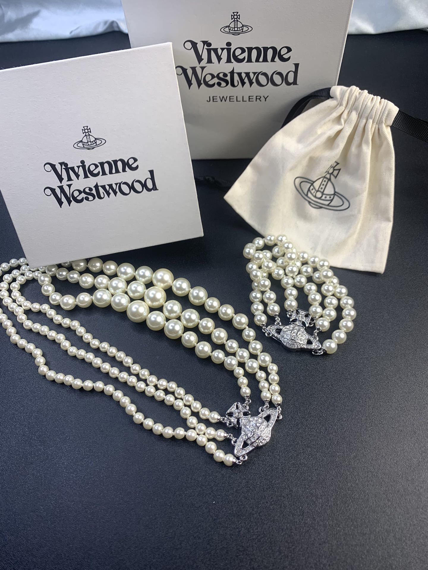 Vivienne Westwood Three Row Pearl Bas Relief Set