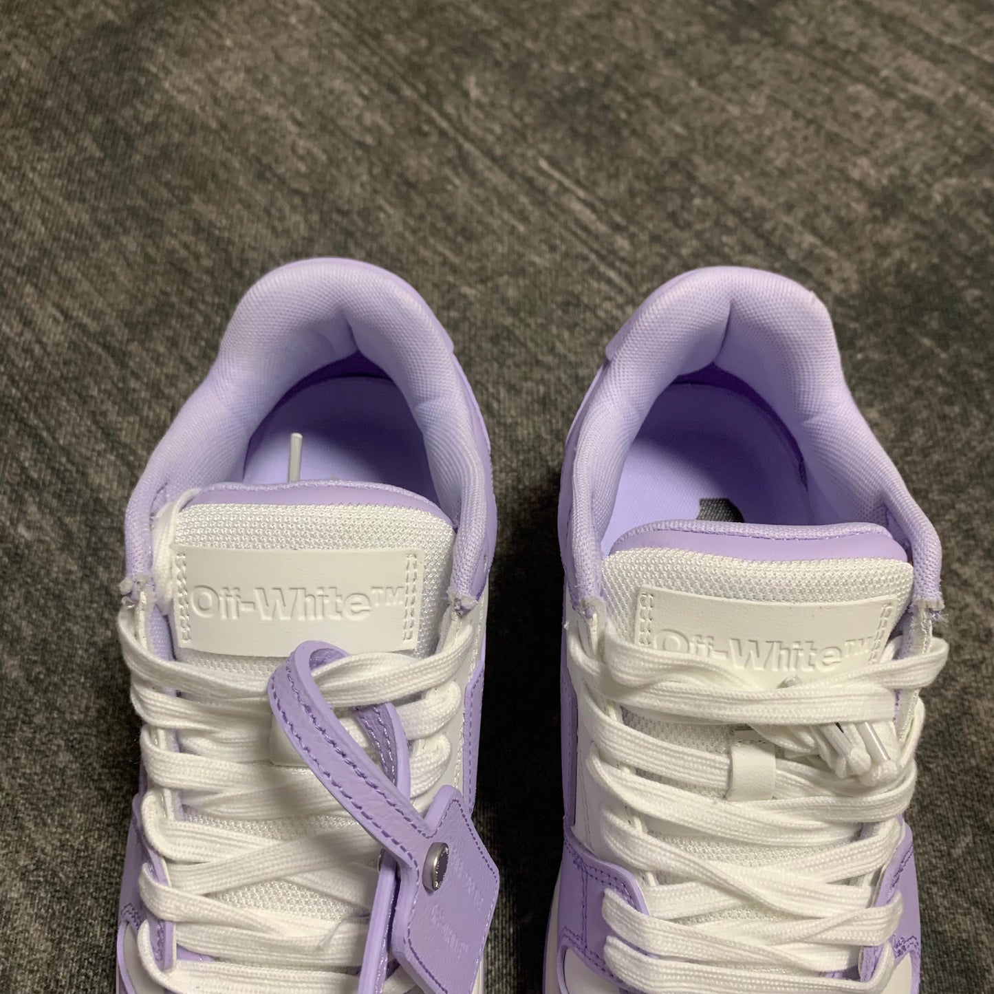 Off-White Out of Office White Lila