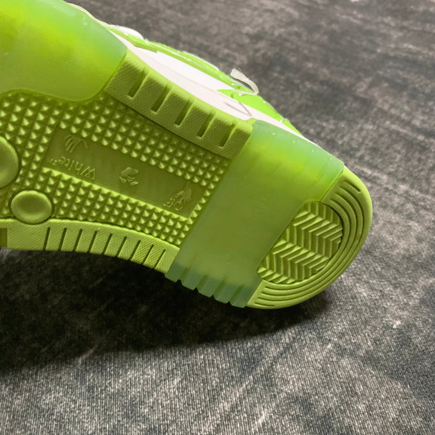Off-White Out of Office 'Sartorial Stitch' White/Green