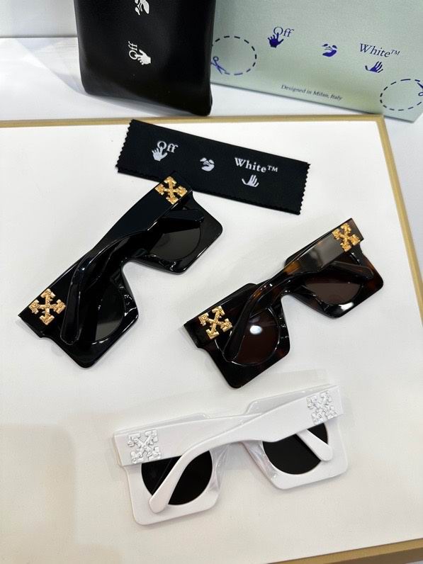 OFF-WHITE Pantheon Sunglasses