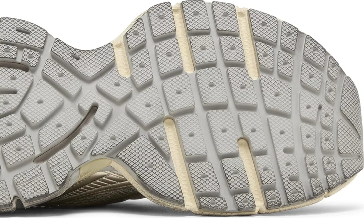 Balenciaga Wmns 3XL Sneaker 'Worn-Out - Light Beige'