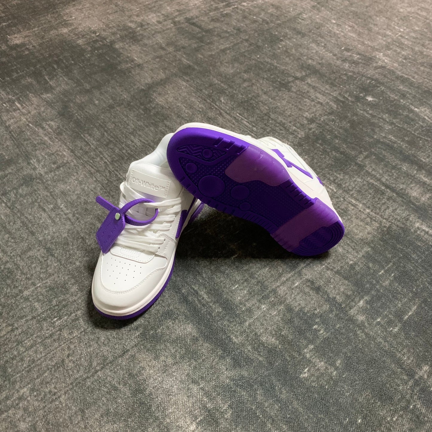 Off-White Out of Office White Purple.