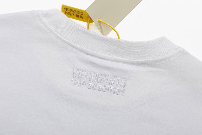 VETEMENTS She Never Looked Nice T-shirt | White