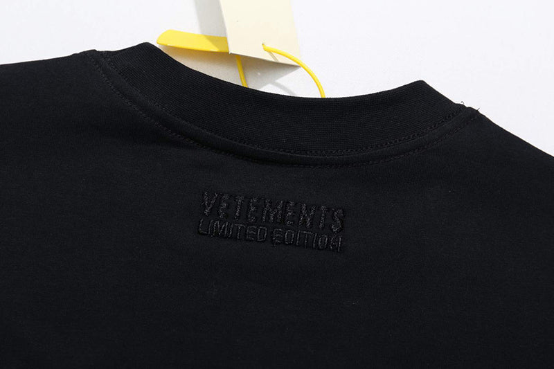 VETEMENTS GOD T-shirt | Black