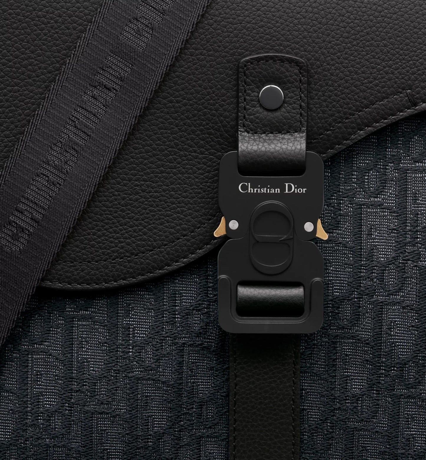 Dior Saddle Messenger Bag Oblique in black jacquard