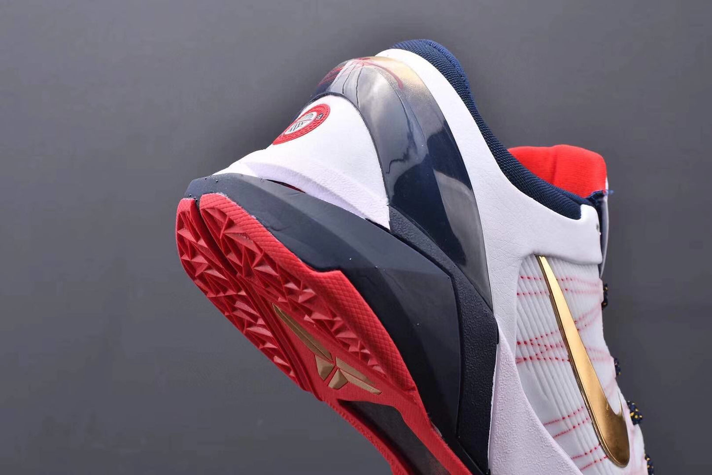 Nike Kobe 7 Gold Medal