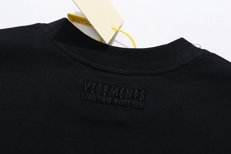 VETEMENTS VET T-shirt | Black