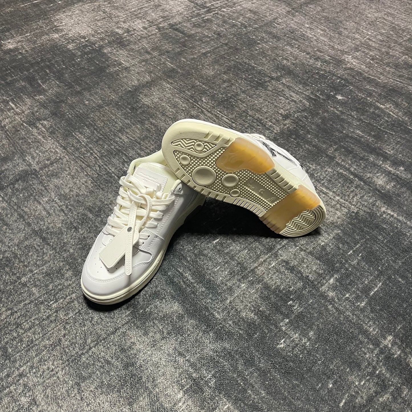 OFF-WHITE OOO Low Tops White Black SS21