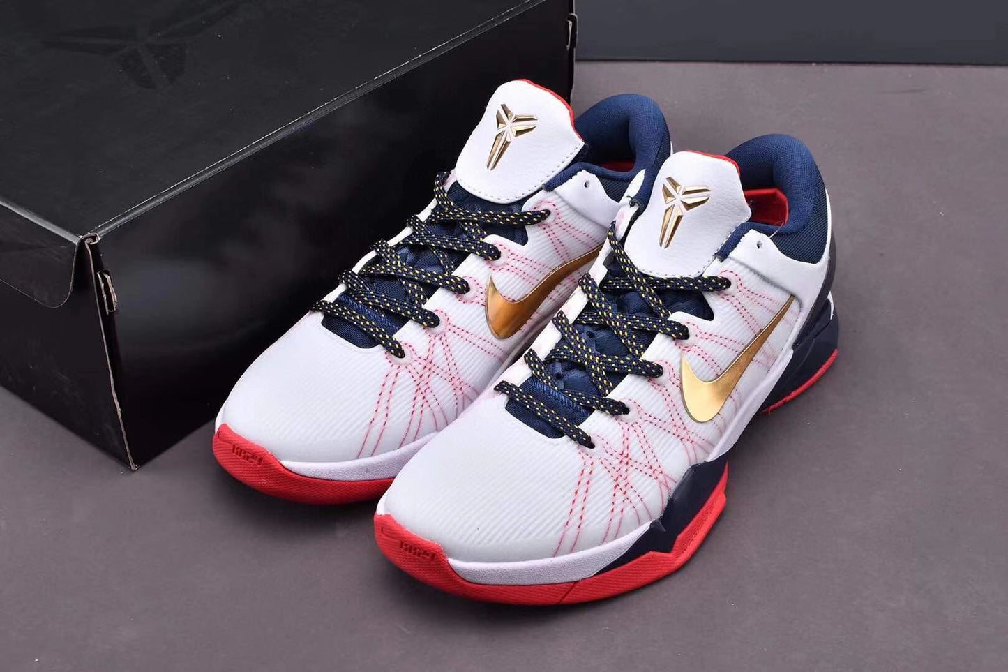Nike Kobe 7 Gold Medal