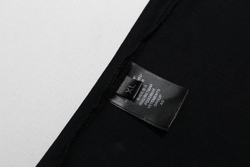 VETEMENTS No Posts Yet T-shirt | Black