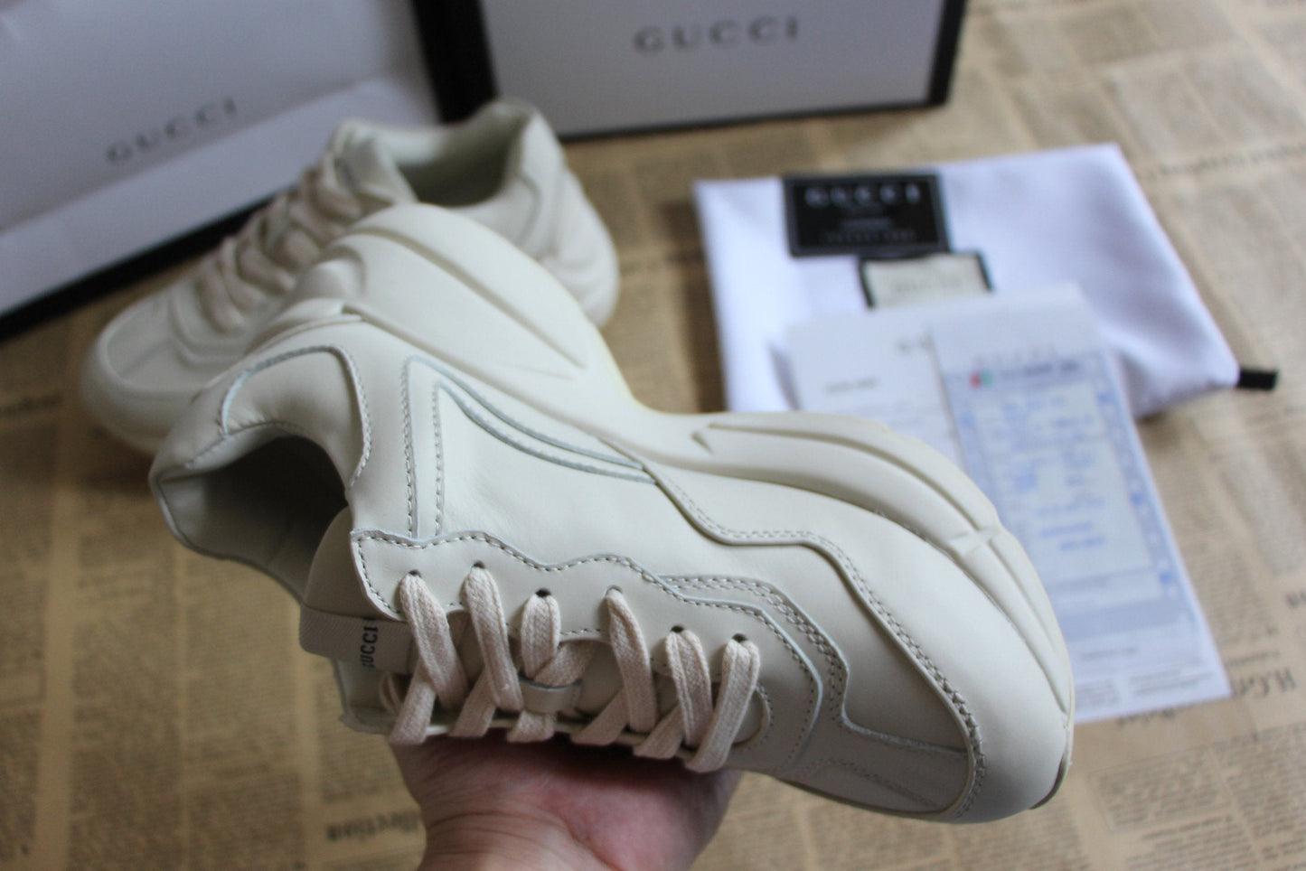 Rhyton Gucci / LOGO LEATHER WHITE