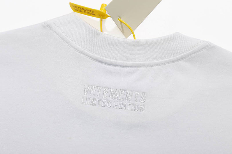 VETEMENTS Oval logo T-shirt | White