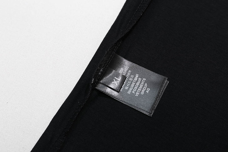 VETEMENTS Oval logo T-shirt | Black