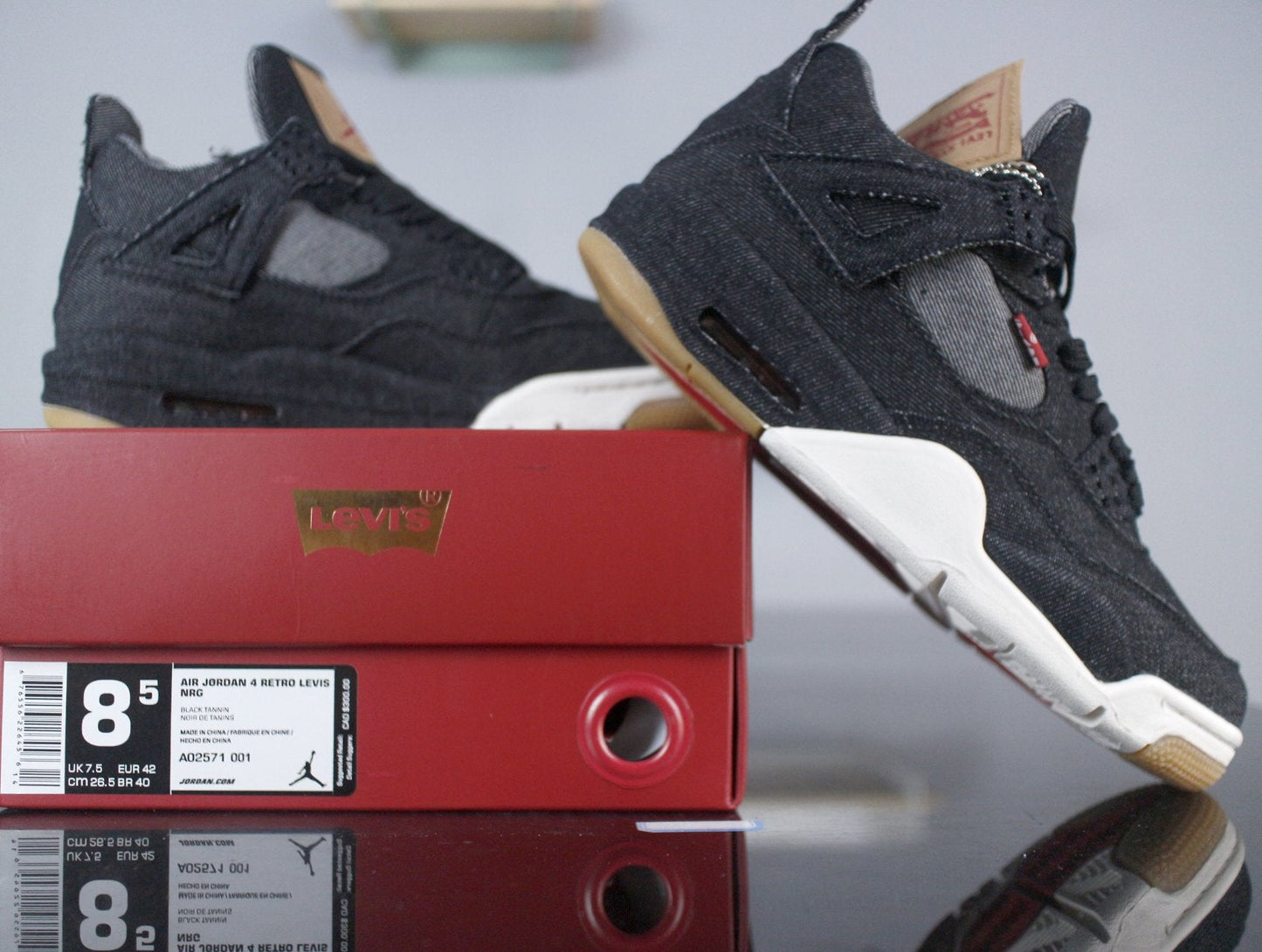 Levi's x Air Jordan 4 Retro / "Black"