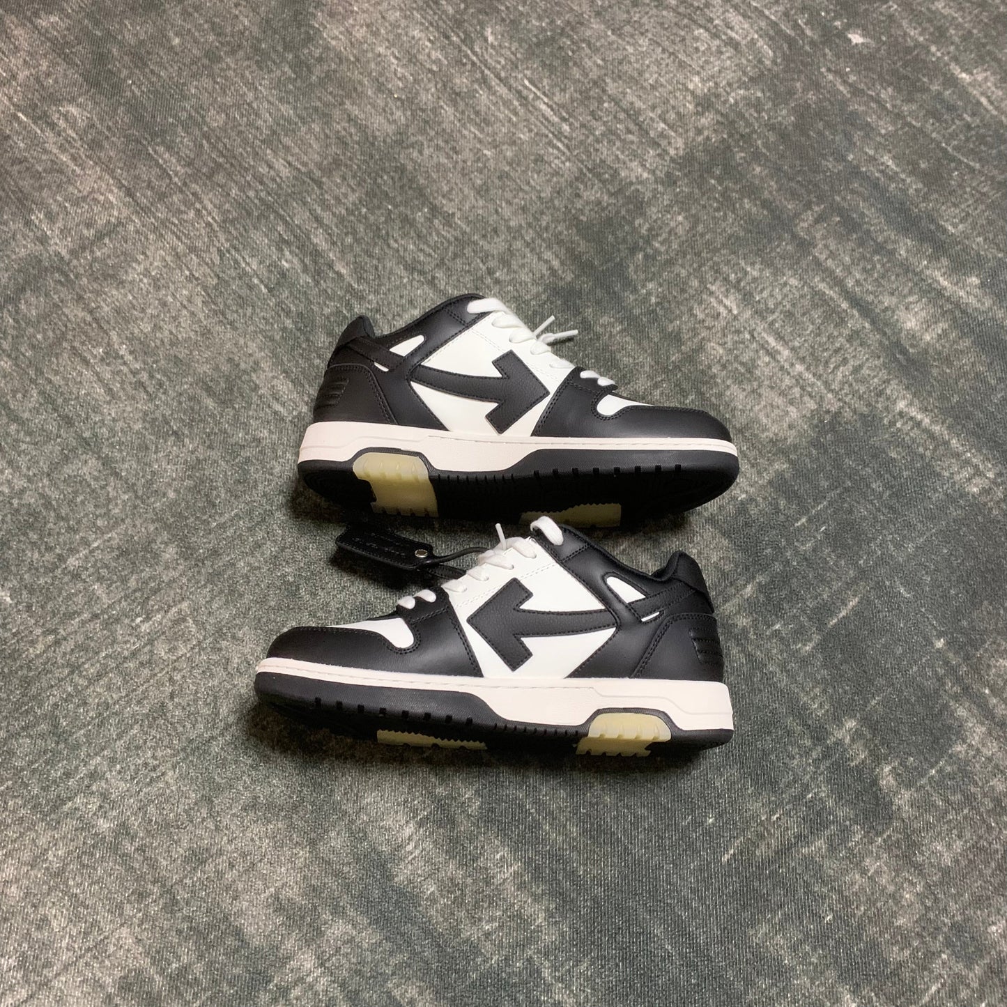 Off-White Out of Office 'Black White' Leather Zip Tie