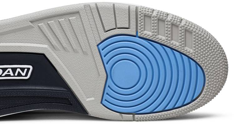 Air Jordan 3 Retro 'UNC'