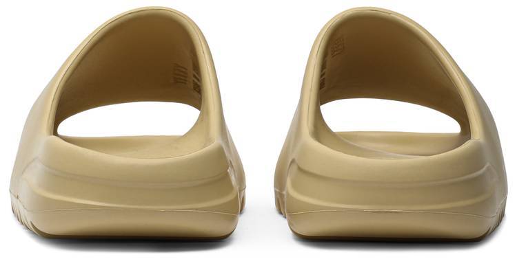 Yeezy Slides 'Desert Sand'