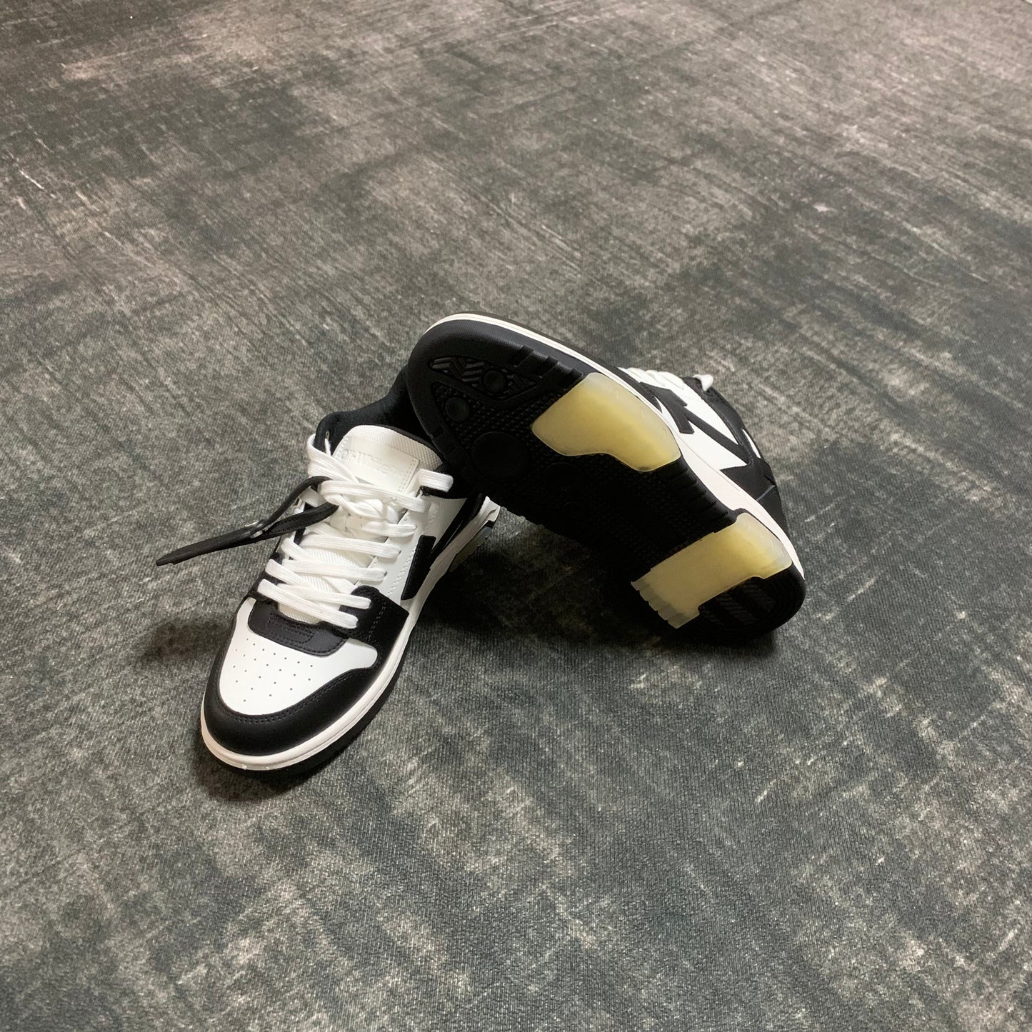 Off-White Out of Office 'Black White' Leather Zip Tie