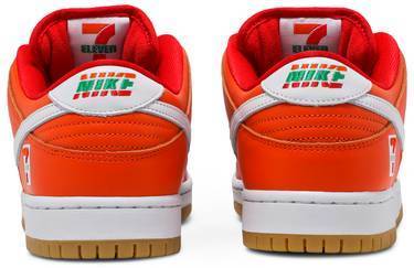 Dunk Low SB x 7-Eleven