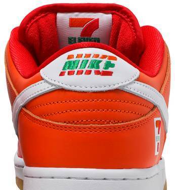 Dunk Low SB x 7-Eleven