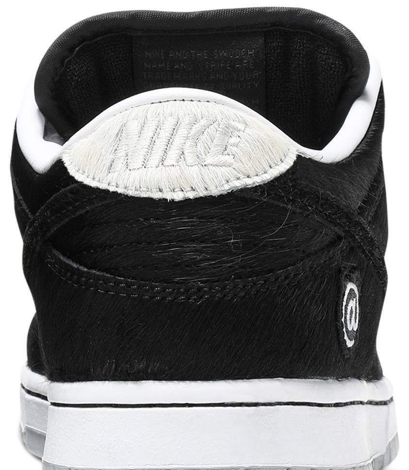 Medicom Toy x Dunk Low SB 'BE@RBRICK'