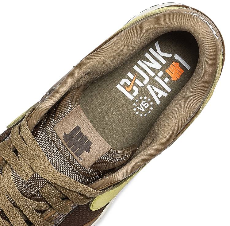 Undefeated x Dunk Low SP 'Canteen'