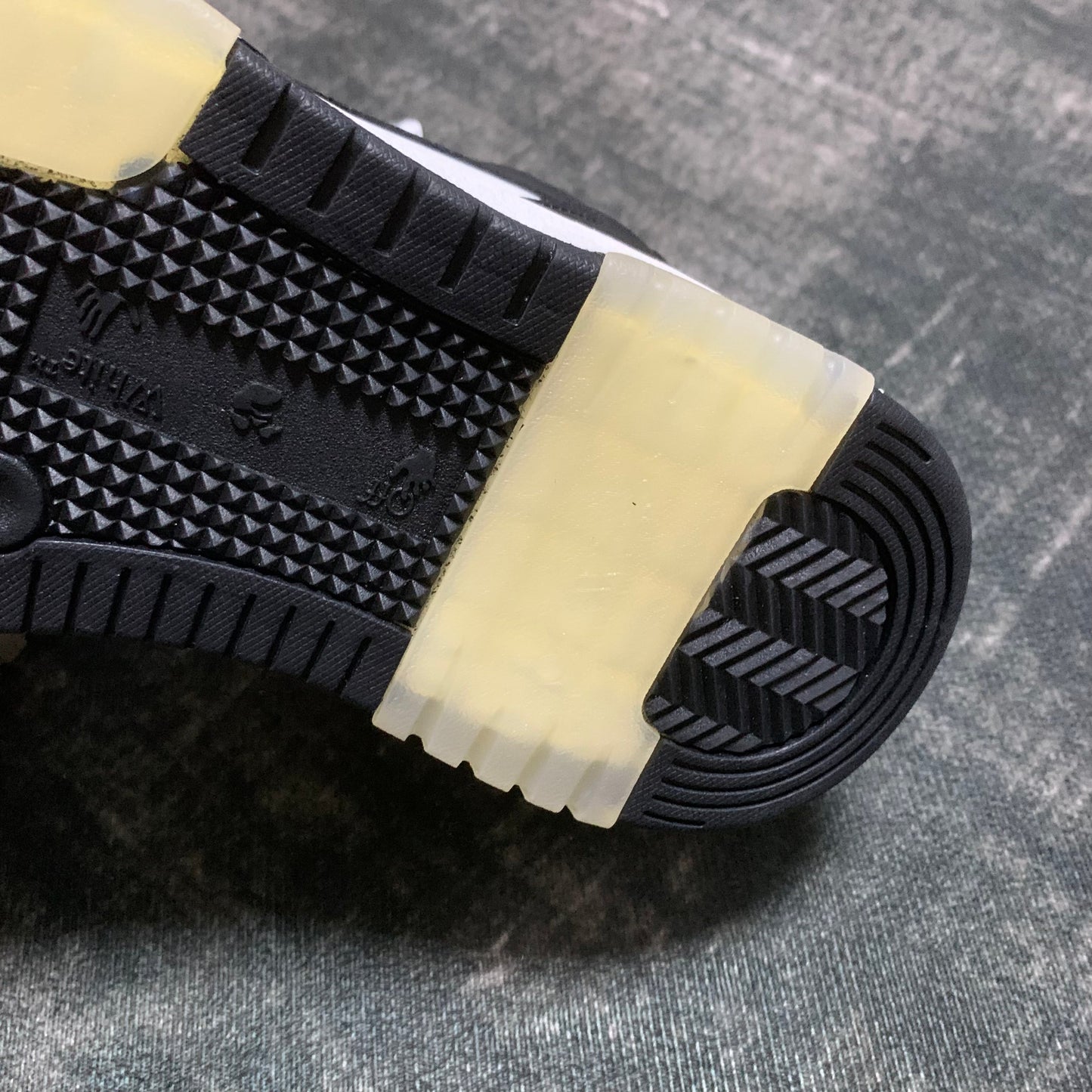 Off-White Out of Office 'Black White' Leather Zip Tie