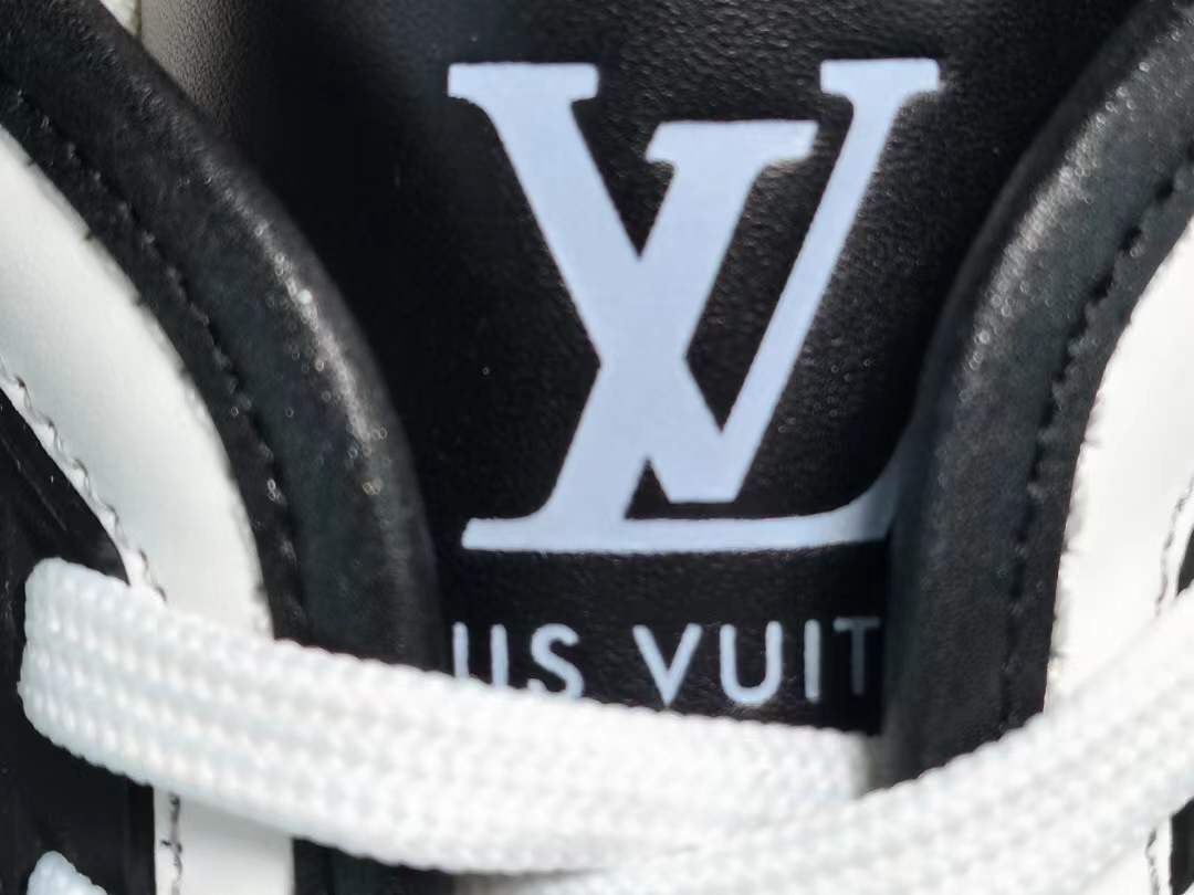 LV Trainer White Blue SS21