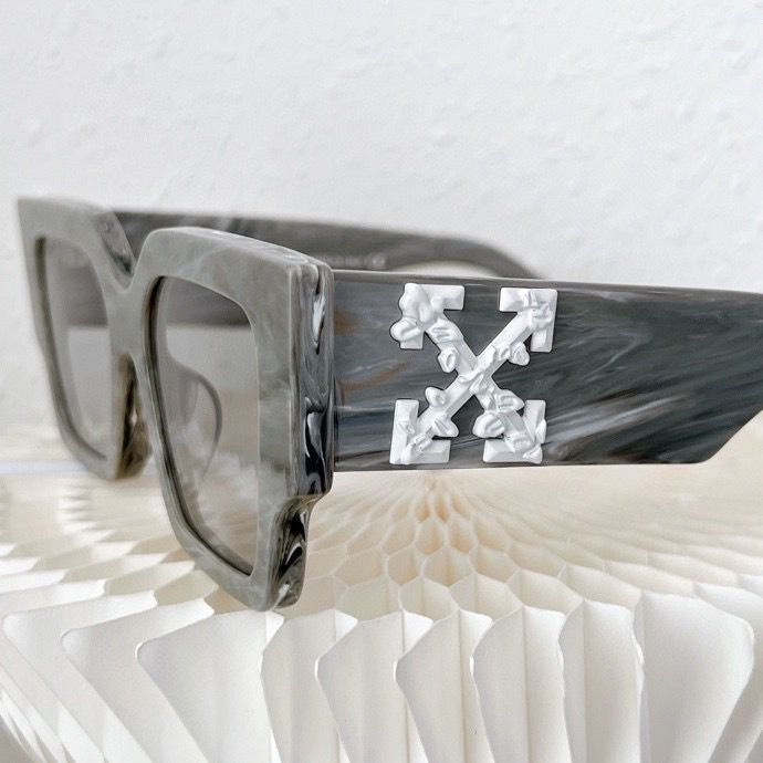 OFF-WHITE Catalina Sunglasses Black / Gold