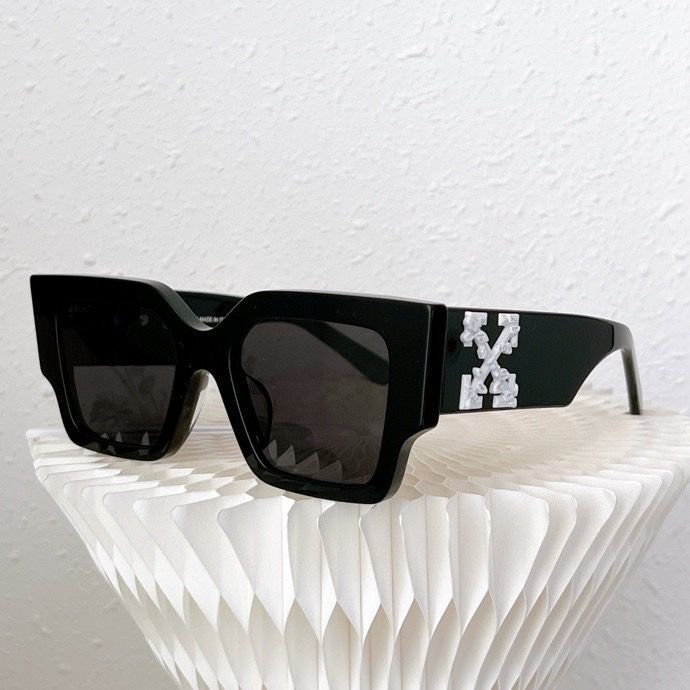OFF-WHITE Catalina Sunglasses Black / Gold