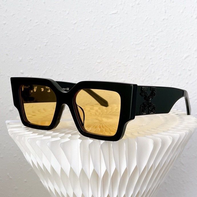 OFF-WHITE Catalina Sunglasses Black / Gold