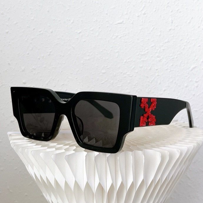 OFF-WHITE Catalina Sunglasses Black / Gold