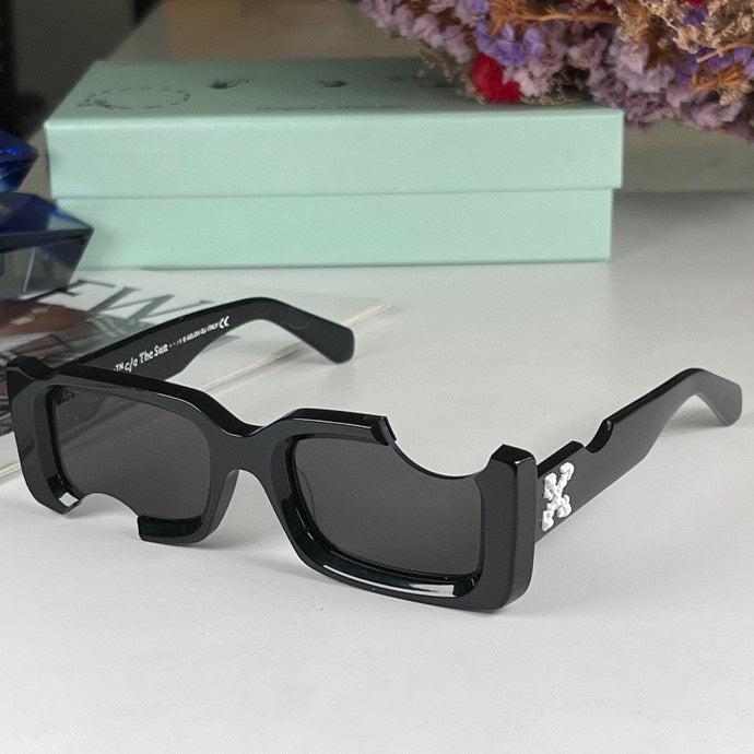 Off-White Cady Acetate 142mm Rectangular Sunglasses Black / Transparent