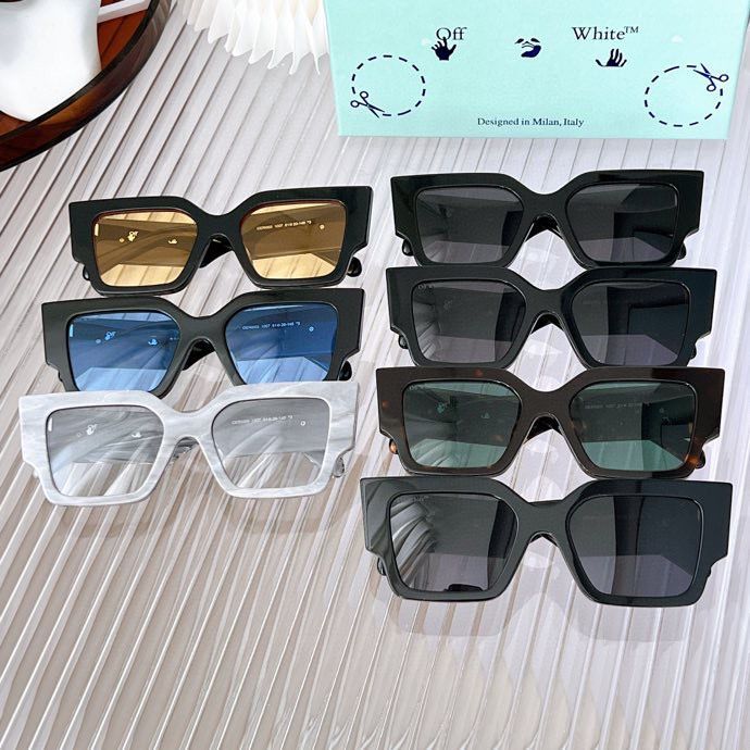 OFF-WHITE Catalina Sunglasses Black / Gold