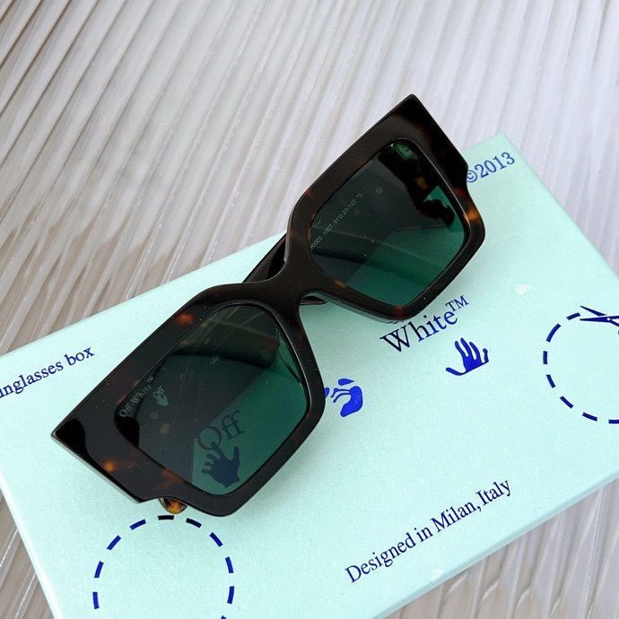 OFF-WHITE Catalina Sunglasses Black / Gold
