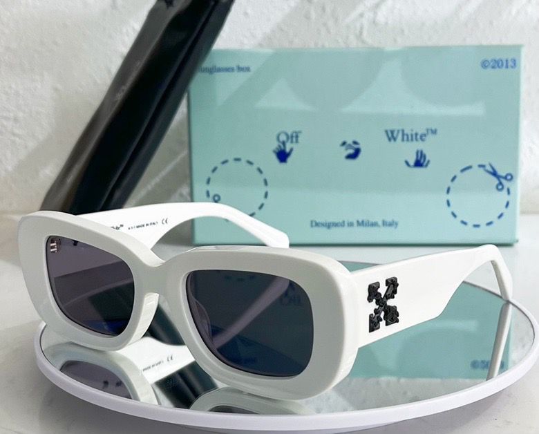 Off-White Carrara 50MM Oval Sunglasses White