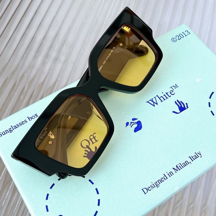 OFF-WHITE Catalina Sunglasses Black / Gold