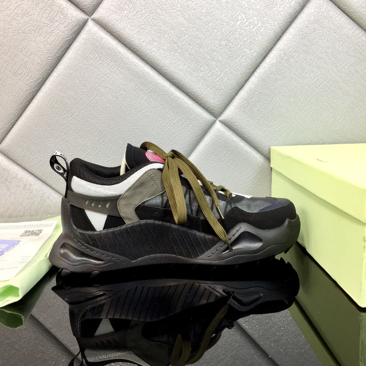 Off-White Wmns ODSY-1000 'Black White'