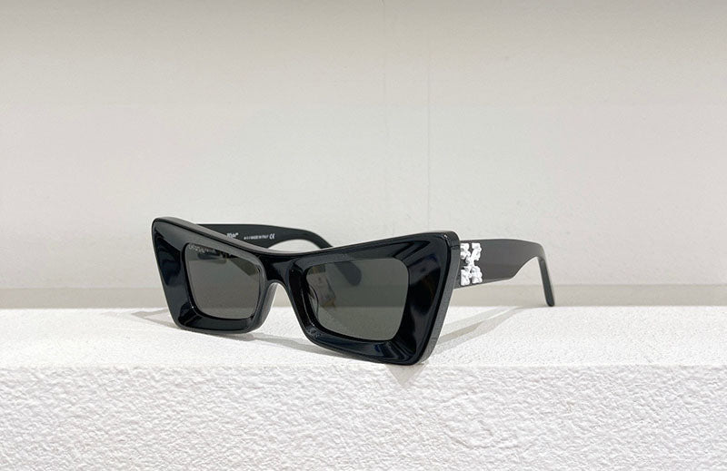 OFF-WHITE Accra Sunglasses
