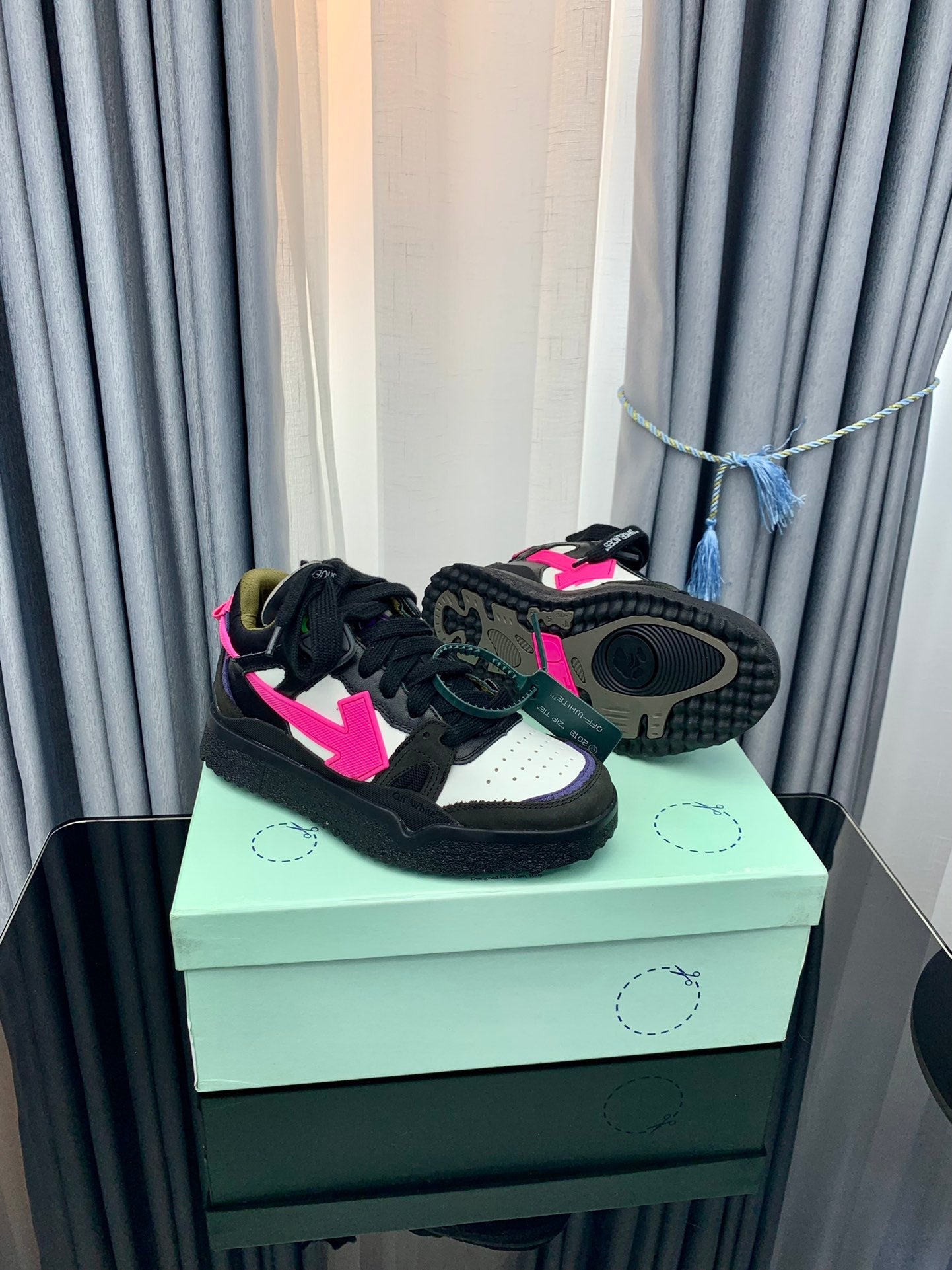 Off-White New Mid Sponge 'Black Fuchsia'